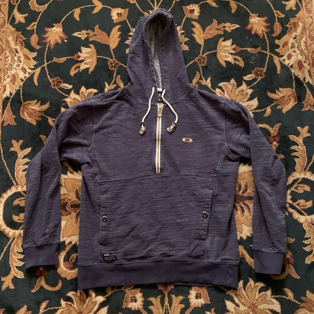 OAKLEY HALF ZIP SMALL "O" LOGO LONG SLEEVE NAVY BLUE REGULAR FIT HOODIE - SIZE M